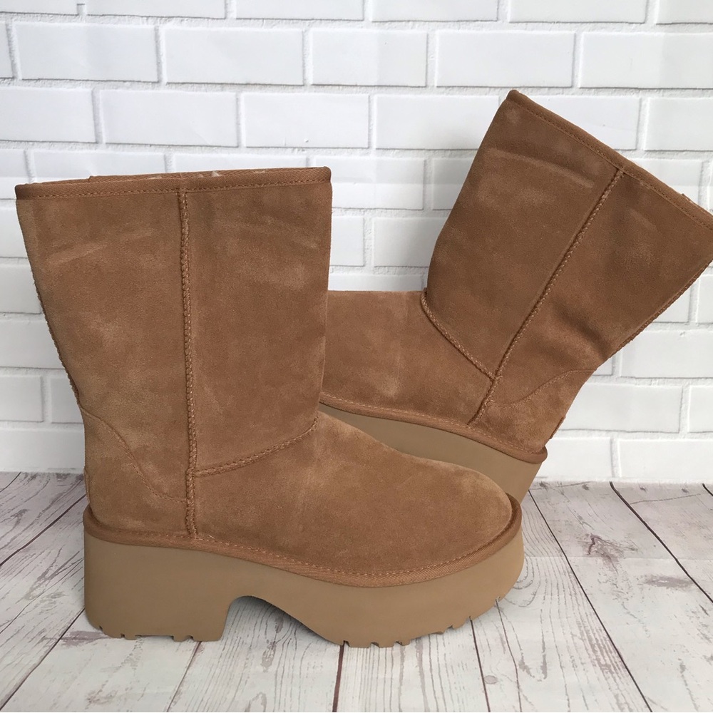 UGG CLASSIC NEW HEIGHTS SHORT BOOT